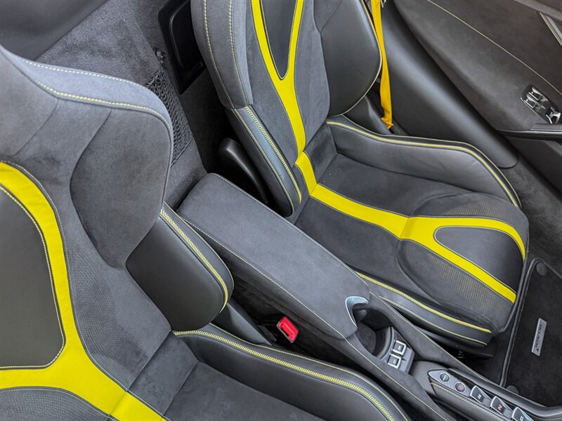 2022 McLaren 720S Spider Performance   - Photo 34 - Bonita Springs, FL 34134