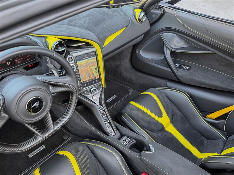 2022 McLaren 720S Spider Performance   - Photo 15 - Bonita Springs, FL 34134