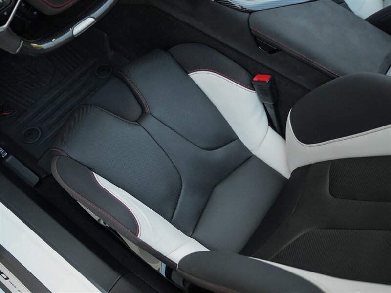 2023 Chevrolet Corvette Z06 70th Anniversary   - Photo 23 - Bonita Springs, FL 34134