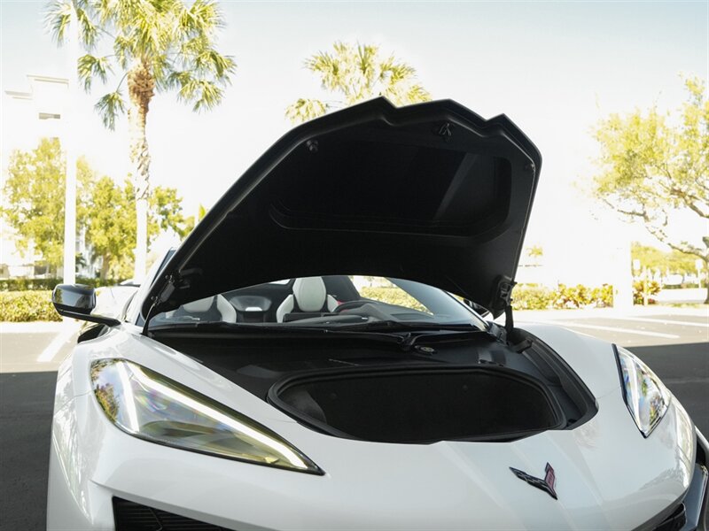 2023 Chevrolet Corvette Z06 70th Anniversary   - Photo 38 - Bonita Springs, FL 34134