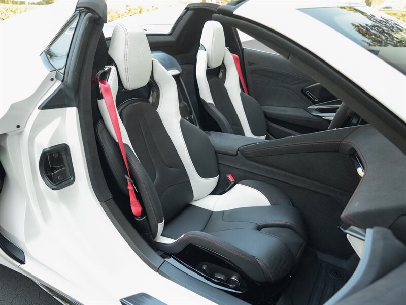 2023 Chevrolet Corvette Z06 70th Anniversary   - Photo 33 - Bonita Springs, FL 34134