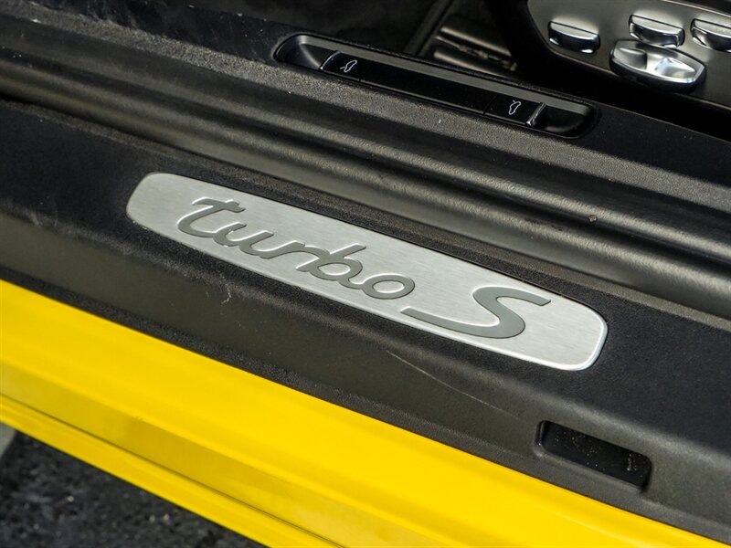 2017 Porsche 911 Turbo S   - Photo 26 - Bonita Springs, FL 34134
