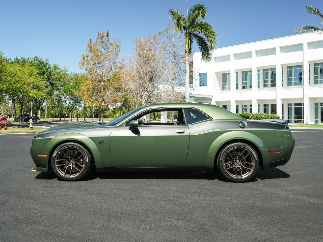 2023 Dodge Challenger SRT Hellcat Redeye Jailbreak Widebody - Photo 43 - Bonita Springs, FL 34134