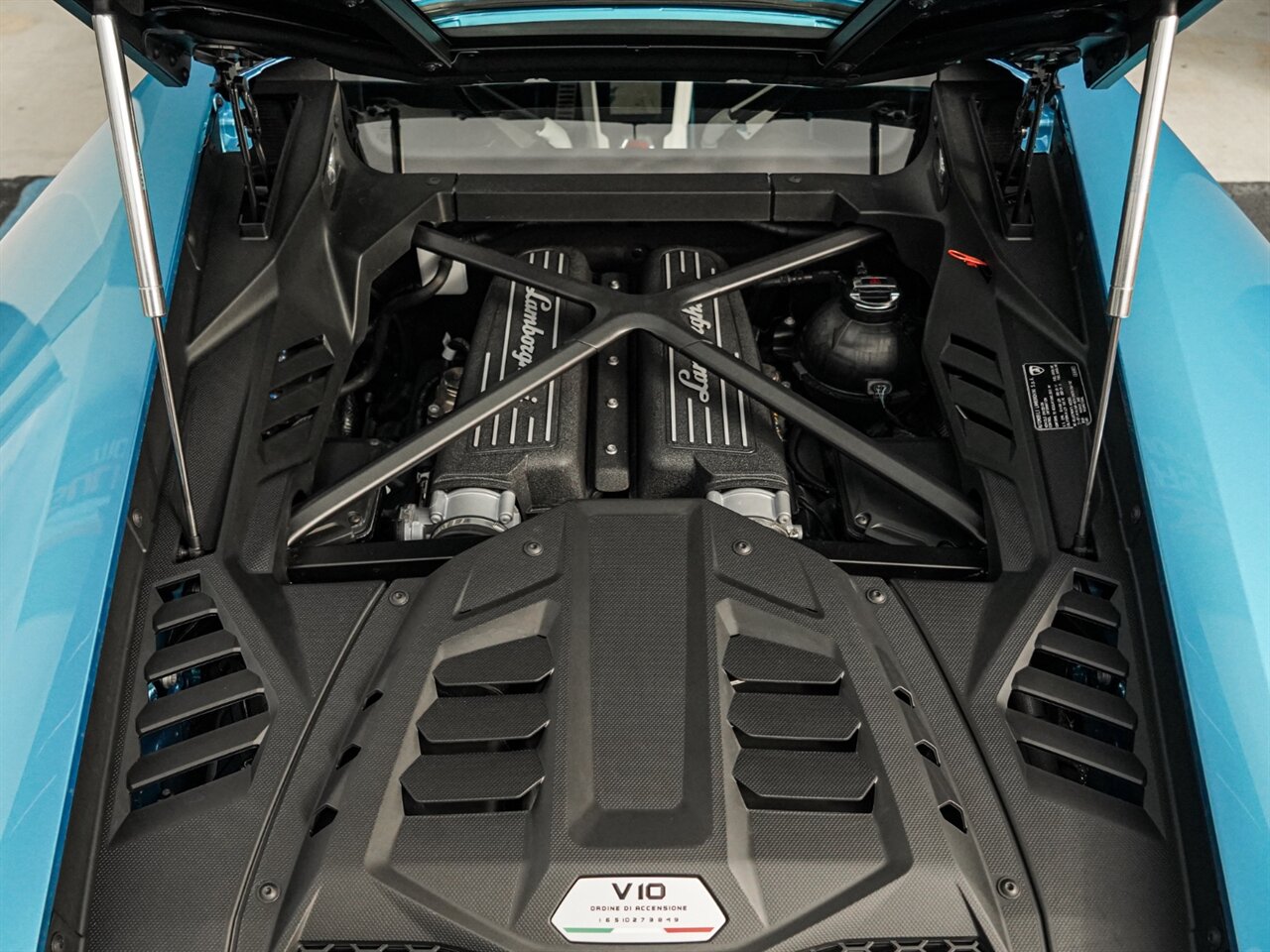 2021 Lamborghini Huracan EVO RWD   - Photo 37 - Bonita Springs, FL 34134