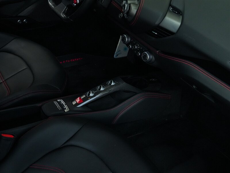 2019 Ferrari 488 GTB   - Photo 38 - Bonita Springs, FL 34134