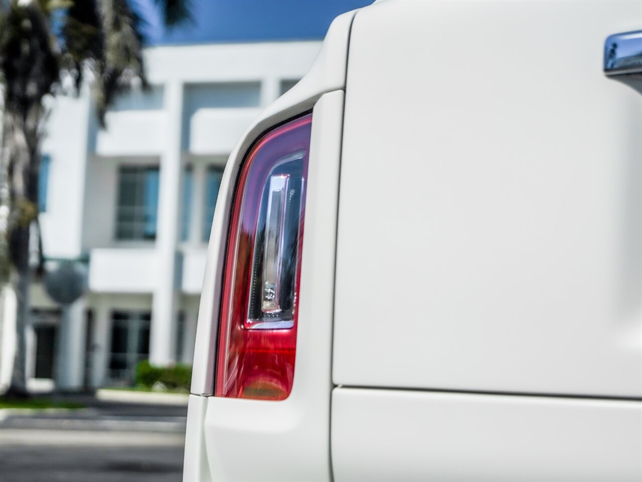 2019 Rolls-Royce Cullinan   - Photo 42 - Bonita Springs, FL 34134