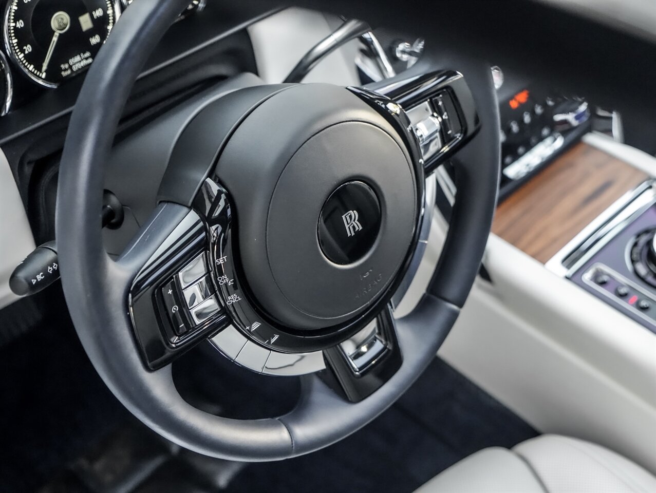 2019 Rolls-Royce Cullinan   - Photo 25 - Bonita Springs, FL 34134