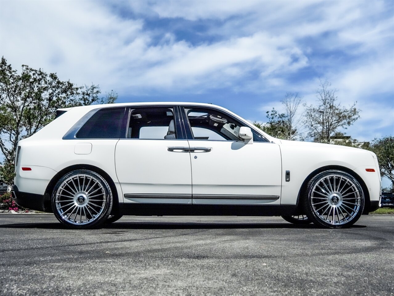 2019 Rolls-Royce Cullinan   - Photo 49 - Bonita Springs, FL 34134