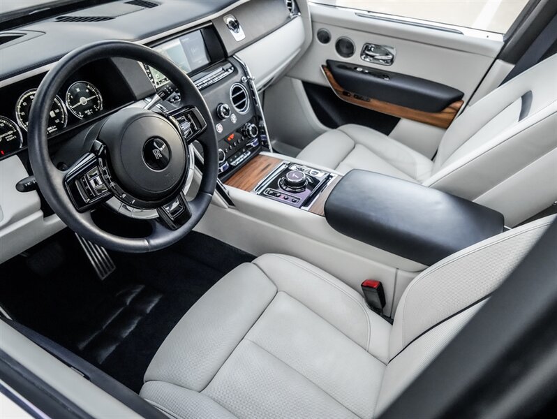 2019 Rolls-Royce Cullinan   - Photo 2 - Bonita Springs, FL 34134