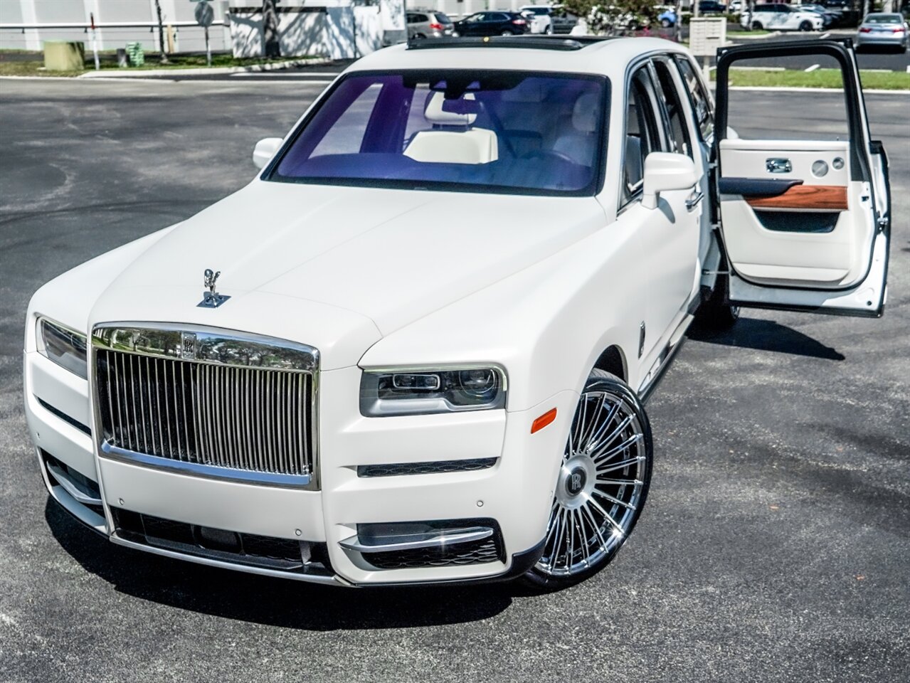 2019 Rolls-Royce Cullinan   - Photo 10 - Bonita Springs, FL 34134