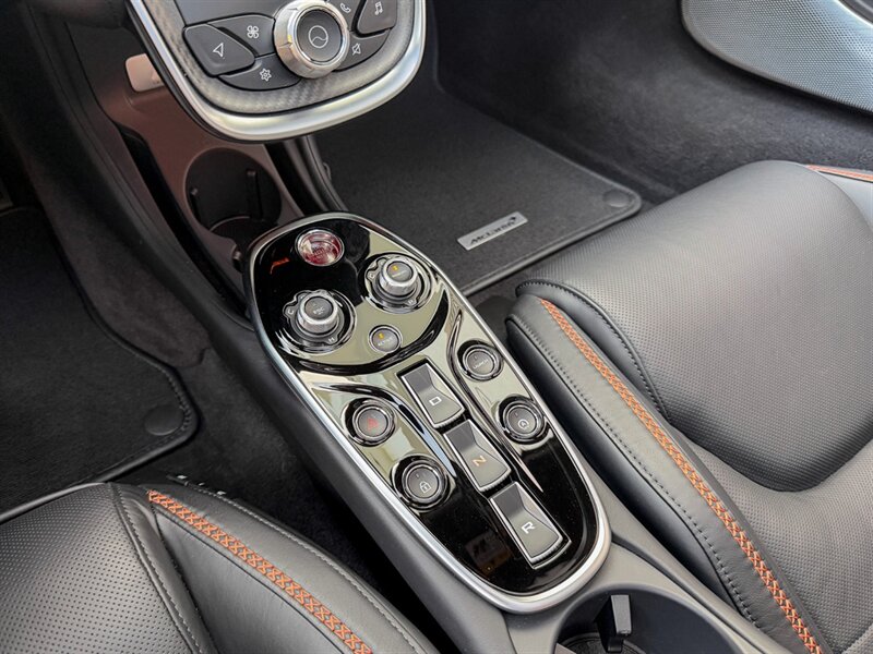 2023 McLaren GT   - Photo 19 - Bonita Springs, FL 34134