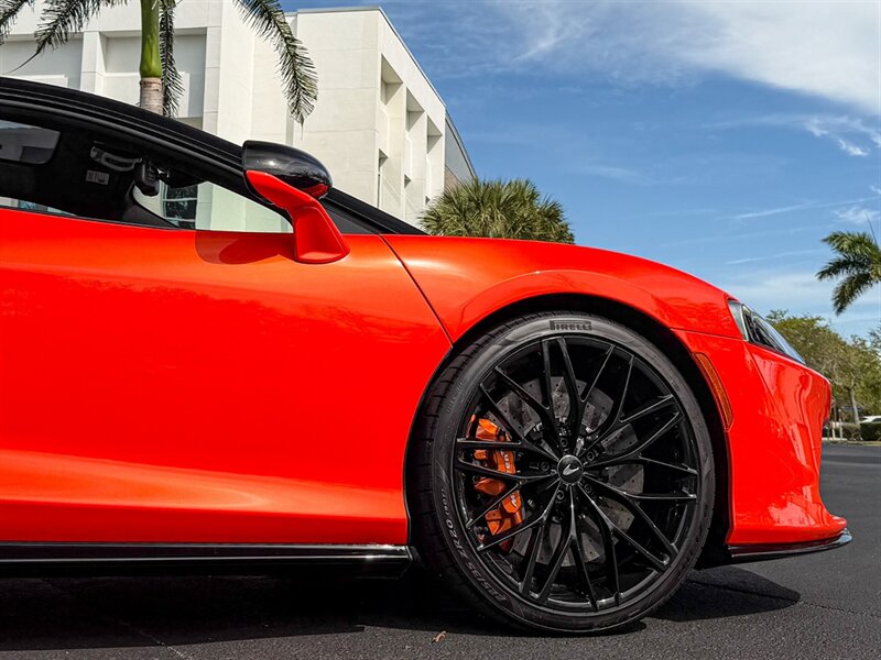 2023 McLaren GT   - Photo 63 - Bonita Springs, FL 34134