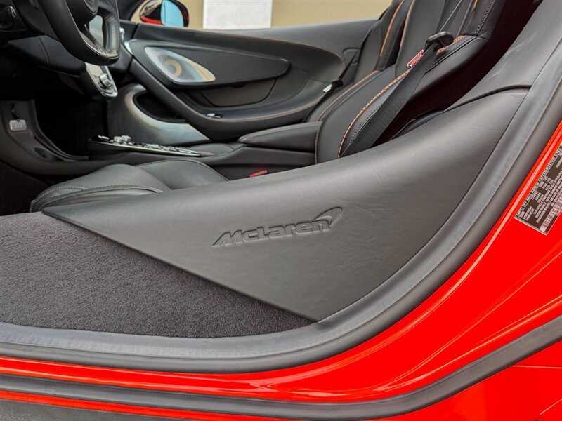 2023 McLaren GT   - Photo 26 - Bonita Springs, FL 34134