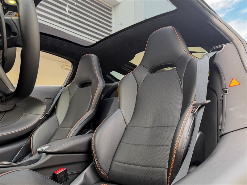 2023 McLaren GT   - Photo 21 - Bonita Springs, FL 34134