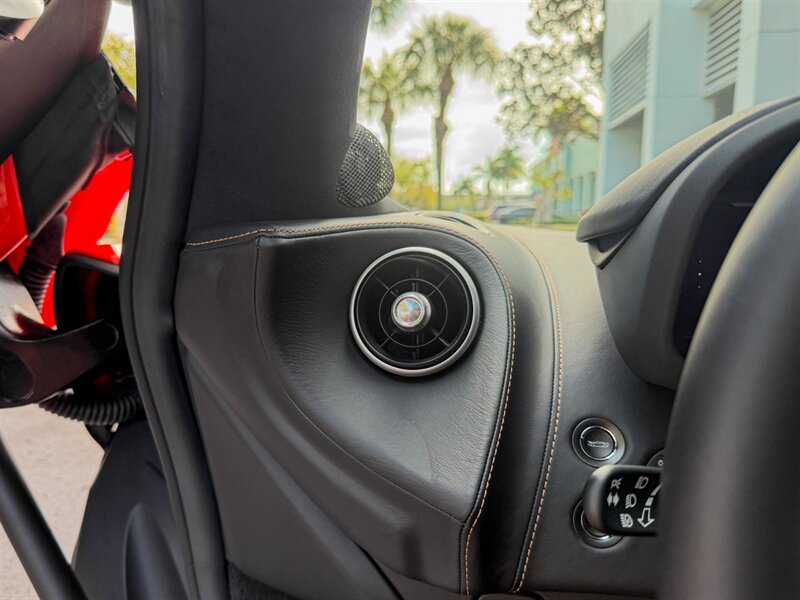 2023 McLaren GT   - Photo 23 - Bonita Springs, FL 34134