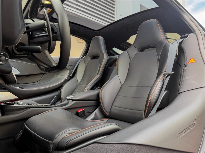 2023 McLaren GT   - Photo 20 - Bonita Springs, FL 34134