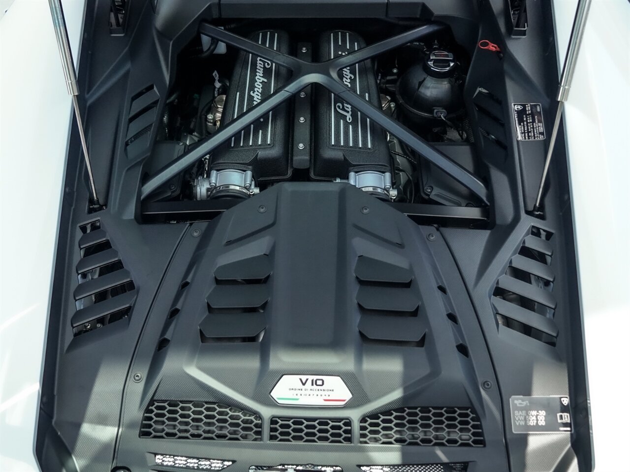 2022 Lamborghini Huracan EVO   - Photo 26 - Bonita Springs, FL 34134