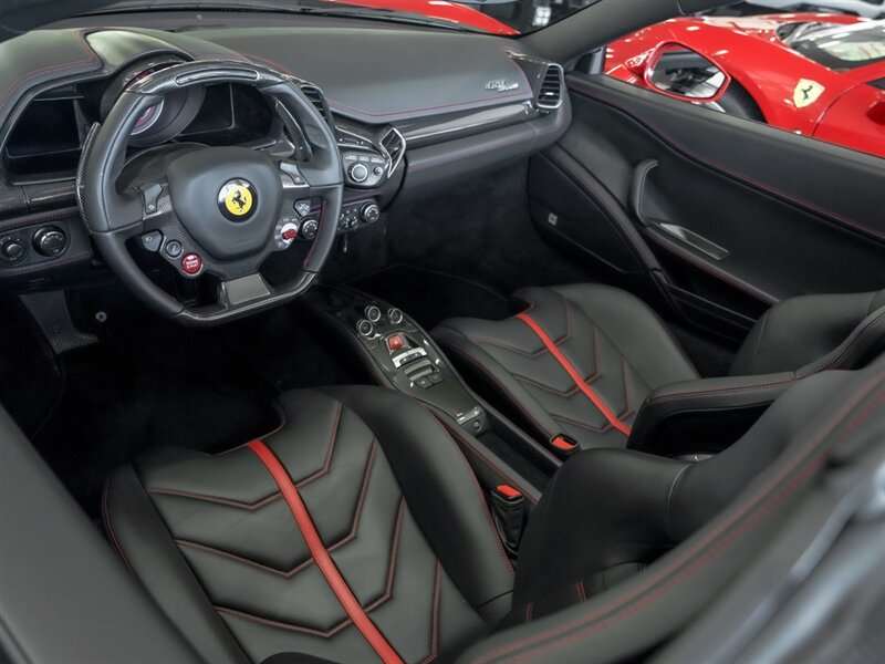 2014 Ferrari 458 Spider   - Photo 2 - Bonita Springs, FL 34134