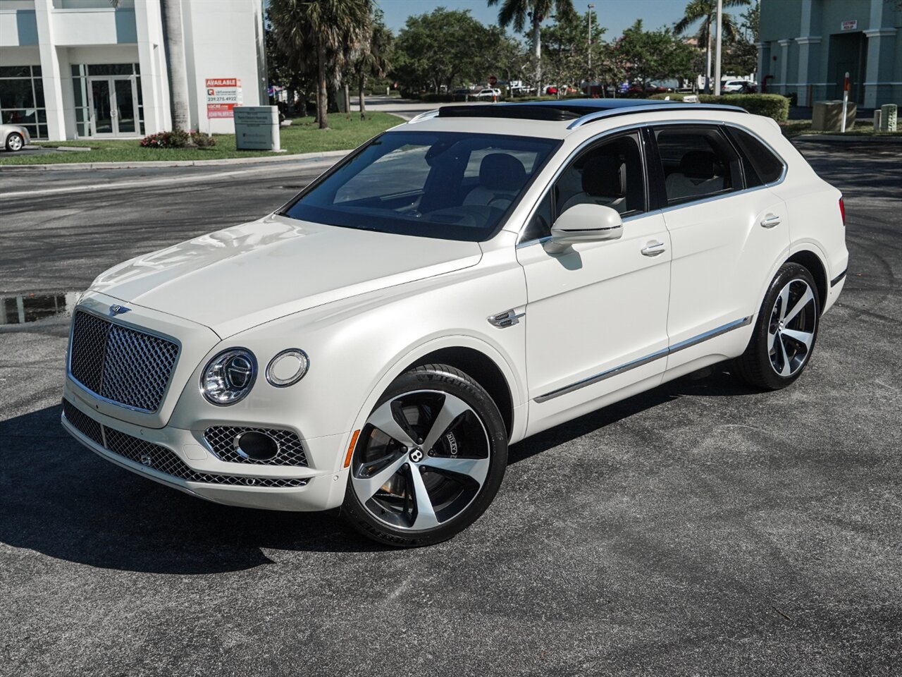 2019 Bentley Bentayga V8   - Photo 11 - Bonita Springs, FL 34134