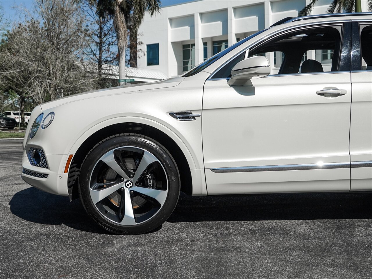 2019 Bentley Bentayga V8   - Photo 53 - Bonita Springs, FL 34134