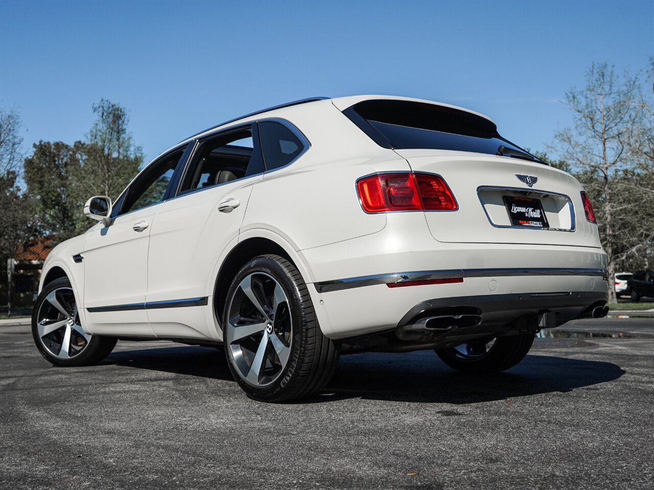 2019 Bentley Bentayga V8   - Photo 59 - Bonita Springs, FL 34134