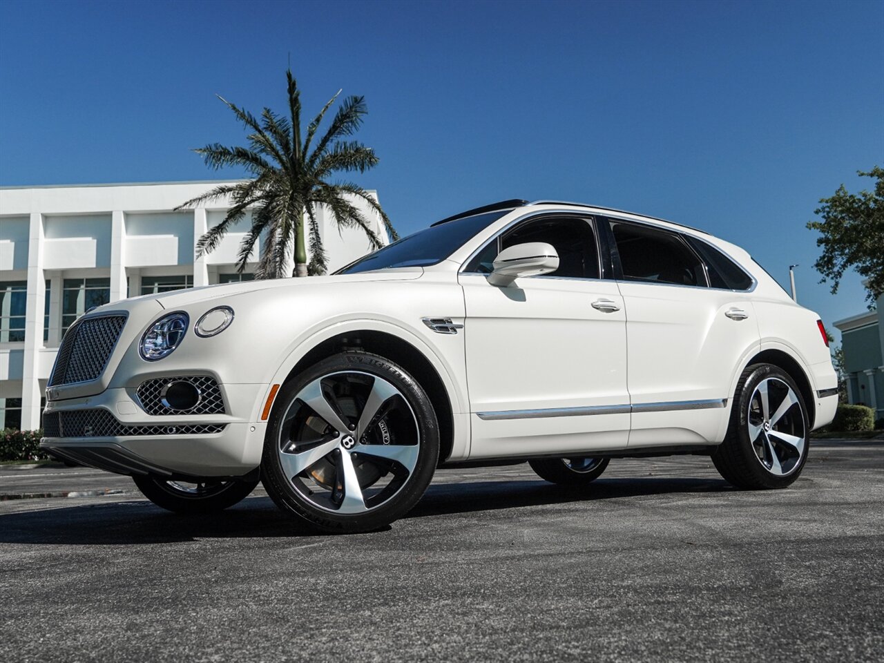 2019 Bentley Bentayga V8   - Photo 12 - Bonita Springs, FL 34134