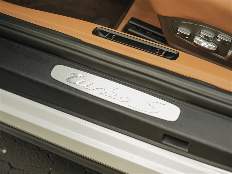 2015 Porsche 911 Turbo S   - Photo 28 - Bonita Springs, FL 34134