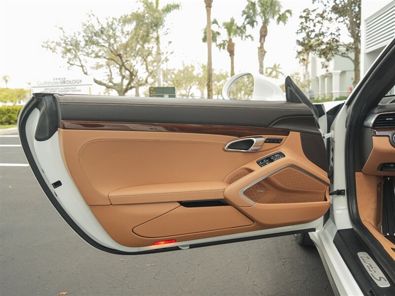 2015 Porsche 911 Turbo S   - Photo 26 - Bonita Springs, FL 34134