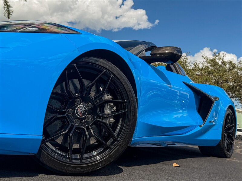 2023 Chevrolet Corvette Z06   - Photo 11 - Bonita Springs, FL 34134