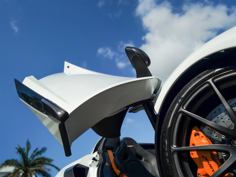 2016 McLaren 675LT Spider - Photo 12 - Bonita Springs, FL 34134