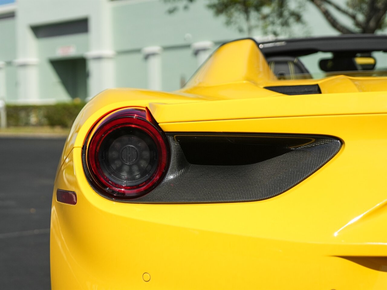 2018 Ferrari 488 Spider   - Photo 55 - Bonita Springs, FL 34134