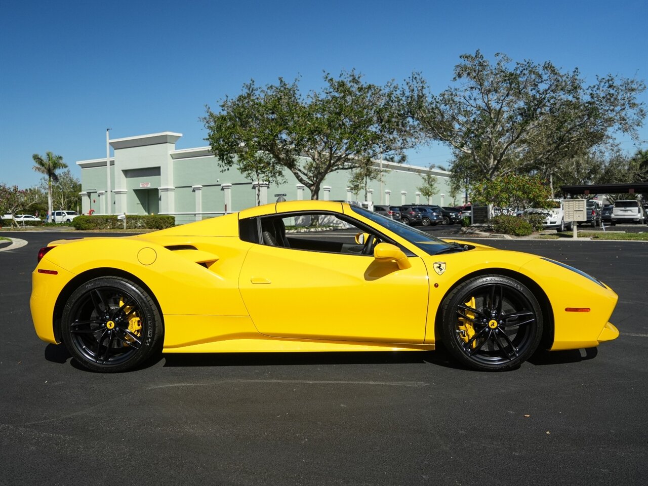 2018 Ferrari 488 Spider   - Photo 77 - Bonita Springs, FL 34134