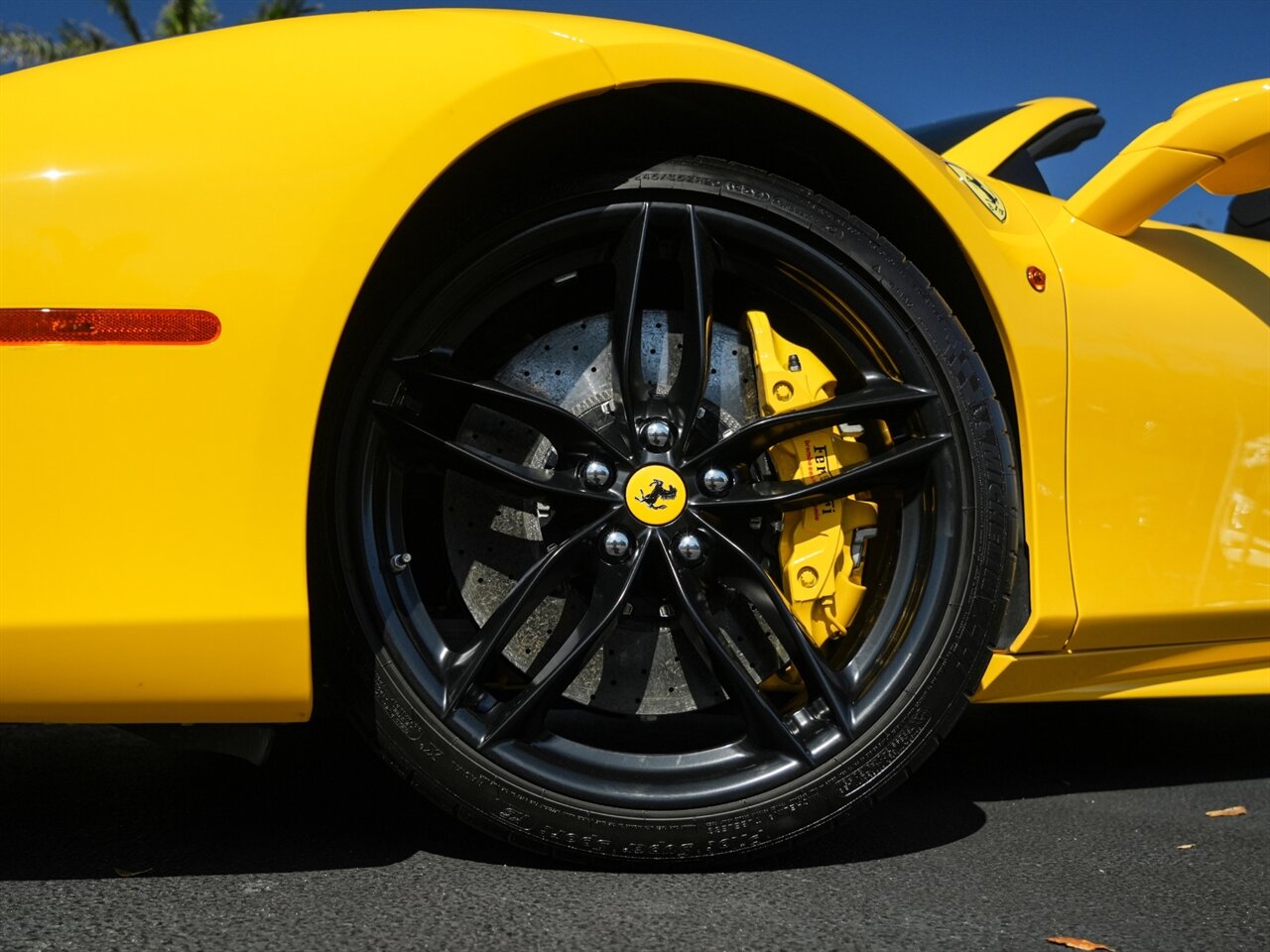 2018 Ferrari 488 Spider   - Photo 12 - Bonita Springs, FL 34134