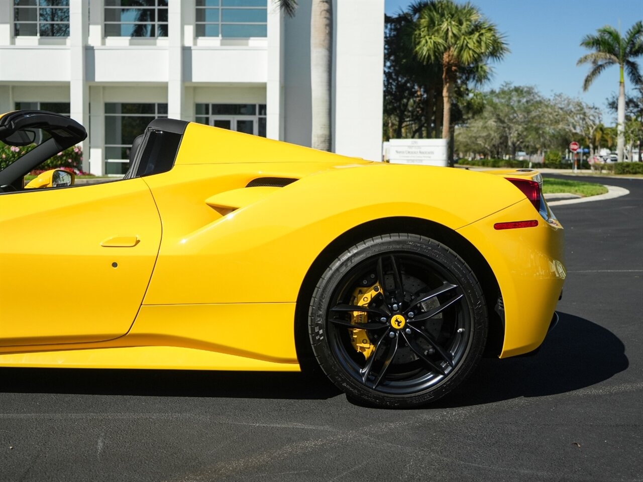 2018 Ferrari 488 Spider   - Photo 45 - Bonita Springs, FL 34134