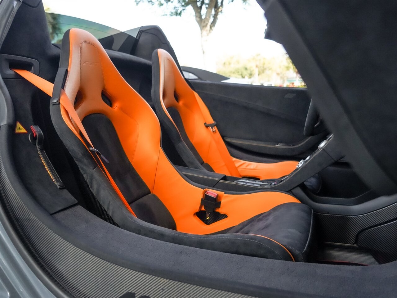 2016 McLaren 675LT Spider   - Photo 24 - Bonita Springs, FL 34134