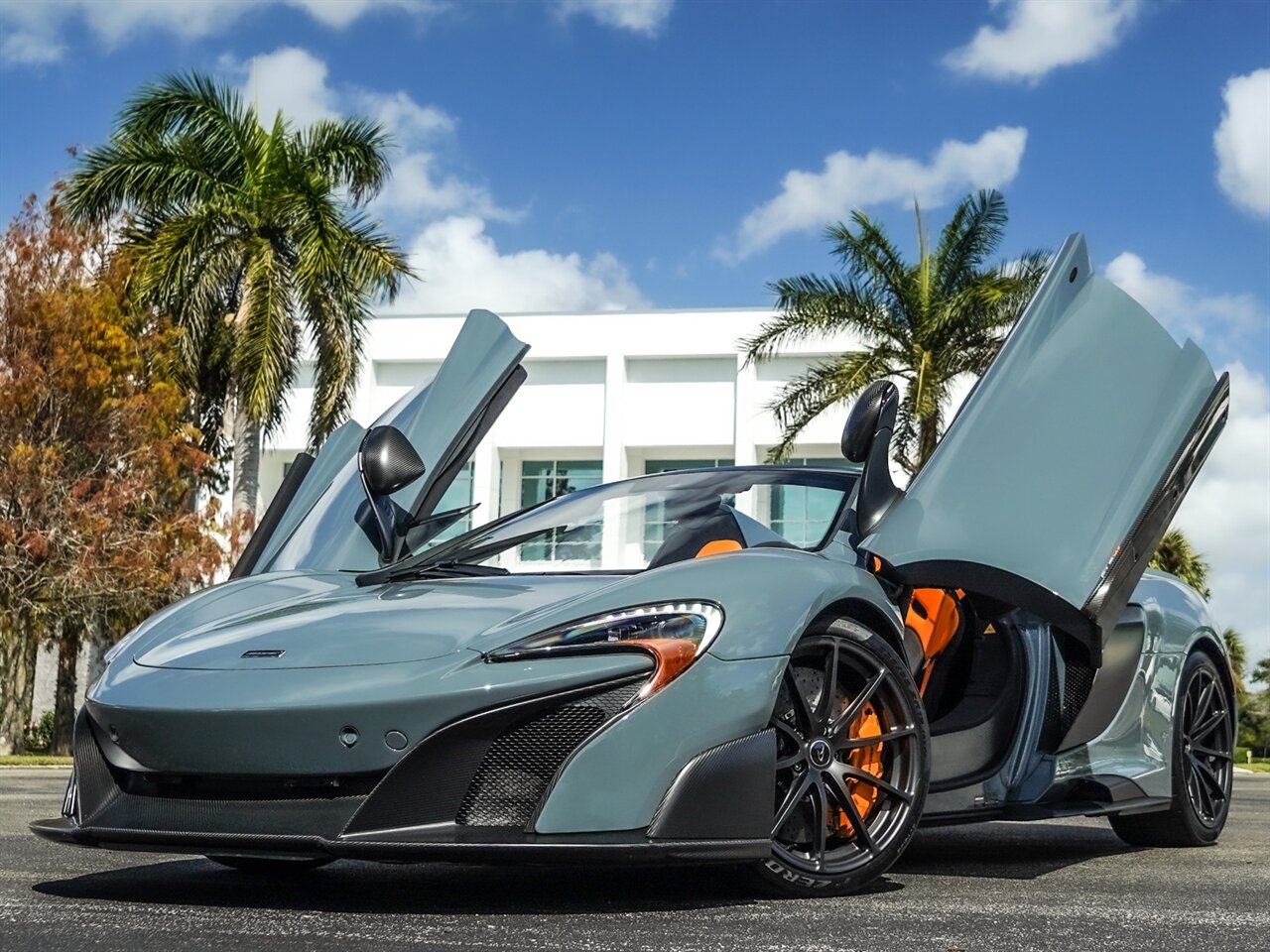 2016 McLaren 675LT Spider   - Photo 11 - Bonita Springs, FL 34134