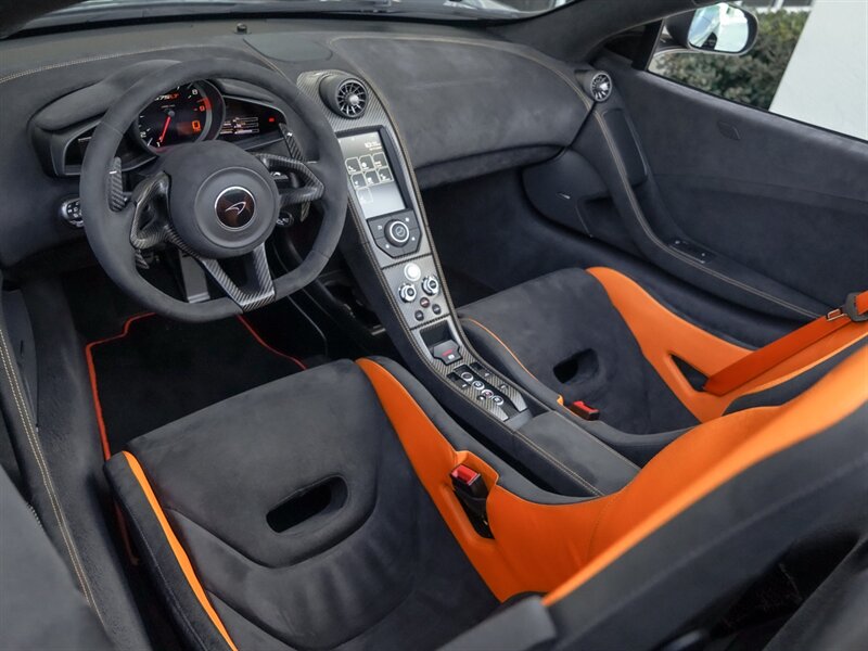 2016 McLaren 675LT Spider   - Photo 2 - Bonita Springs, FL 34134