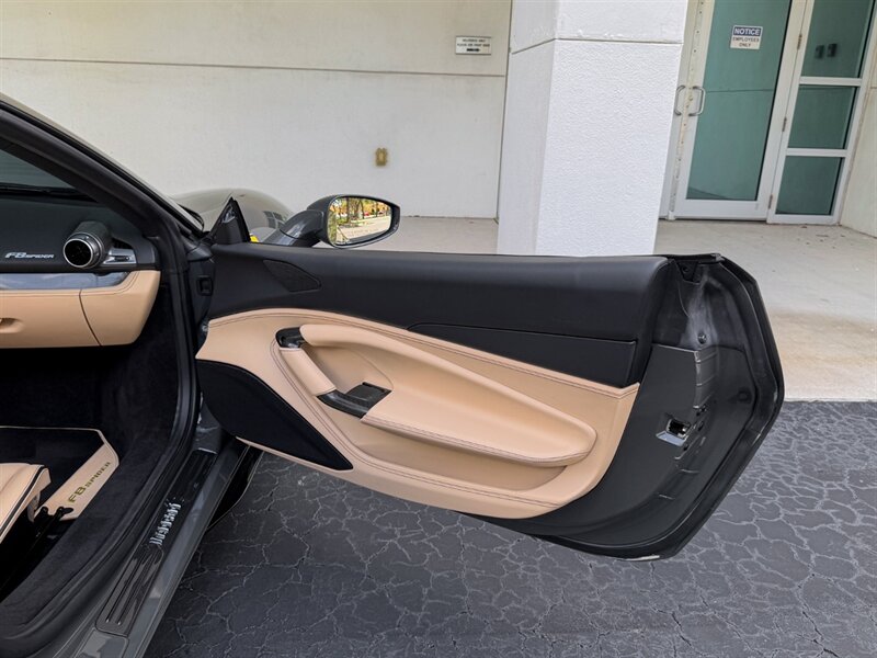 2022 Ferrari F8 Spider - Photo 35 - Bonita Springs, FL 34134