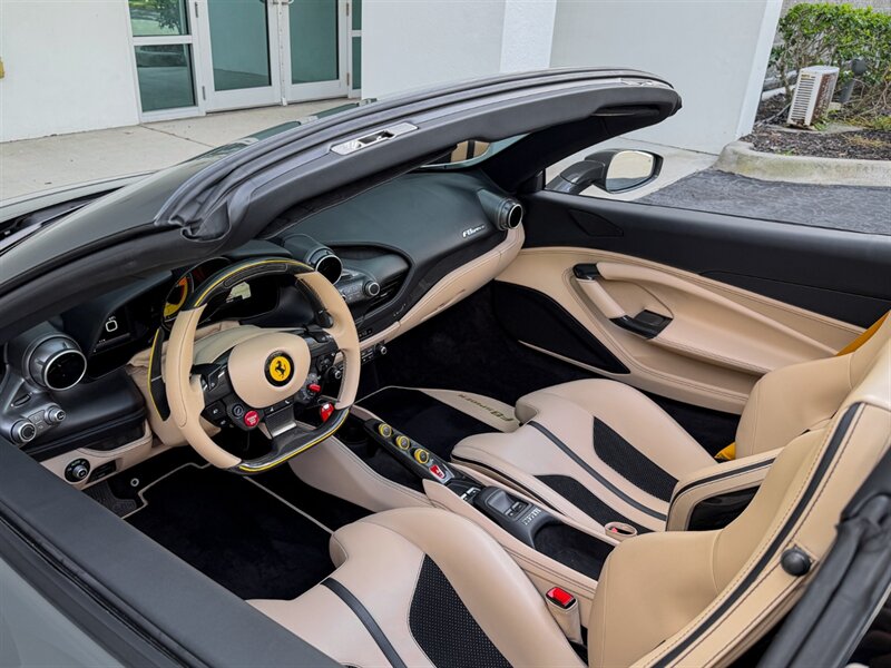 2022 Ferrari F8 Spider  