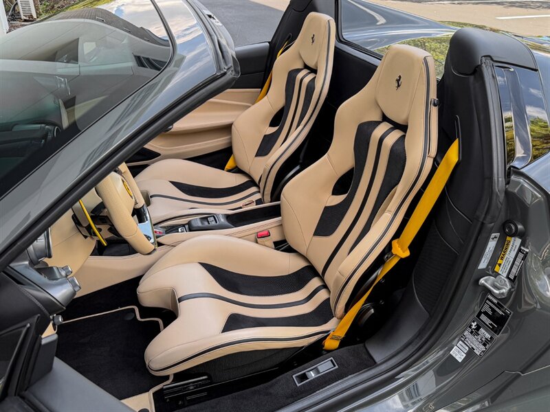 2022 Ferrari F8 Spider - Photo 22 - Bonita Springs, FL 34134