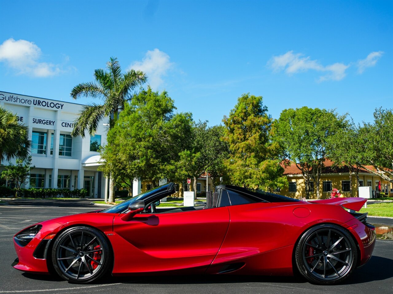 2022 McLaren 720S Spider Performance   - Photo 35 - Bonita Springs, FL 34134