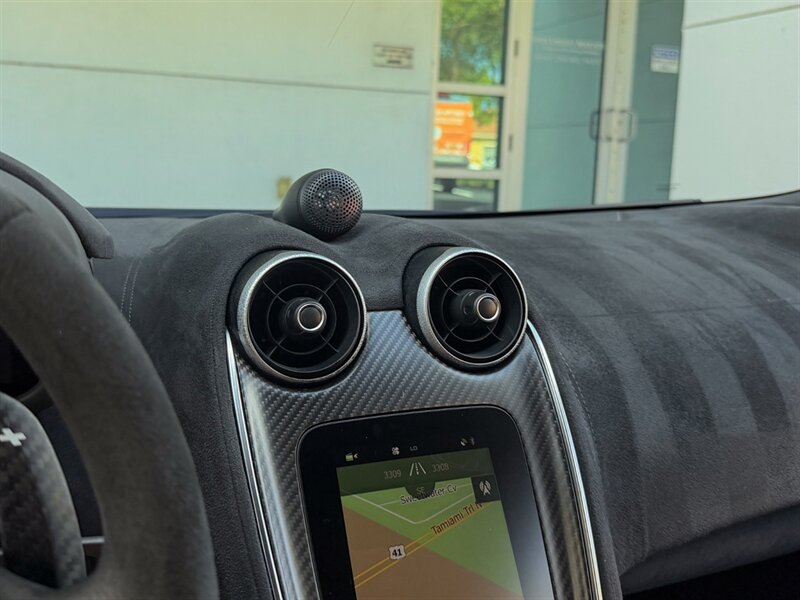 2019 McLaren 600LT - Photo 17 - Bonita Springs, FL 34134