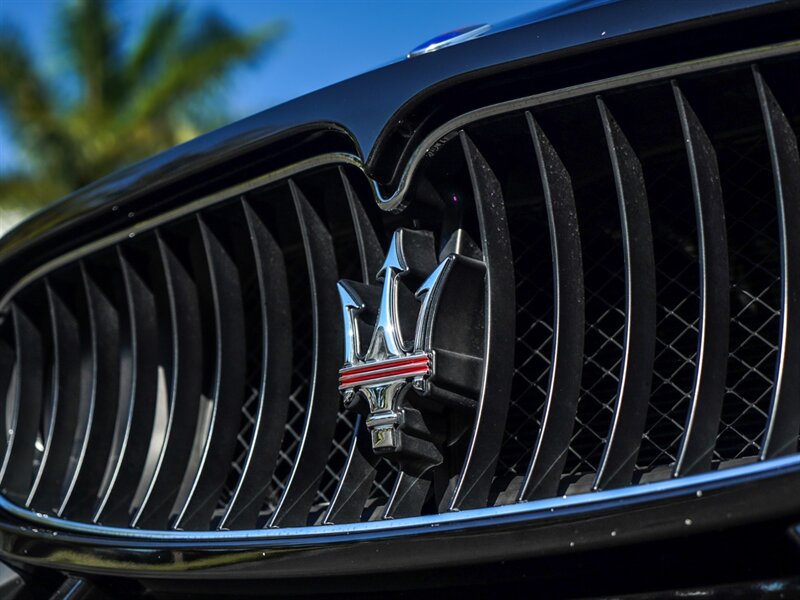 2015 Maserati GranTurismo Sport   - Photo 8 - Bonita Springs, FL 34134