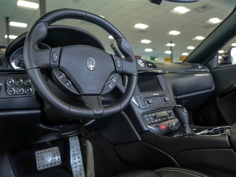 2015 Maserati GranTurismo Sport   - Photo 12 - Bonita Springs, FL 34134