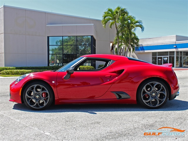 2015 Alfa Romeo 4C   - Photo 4 - Bonita Springs, FL 34134