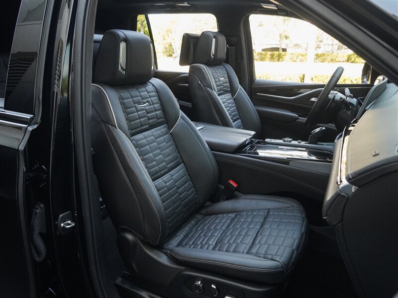 2023 Cadillac Escalade-V   - Photo 36 - Bonita Springs, FL 34134