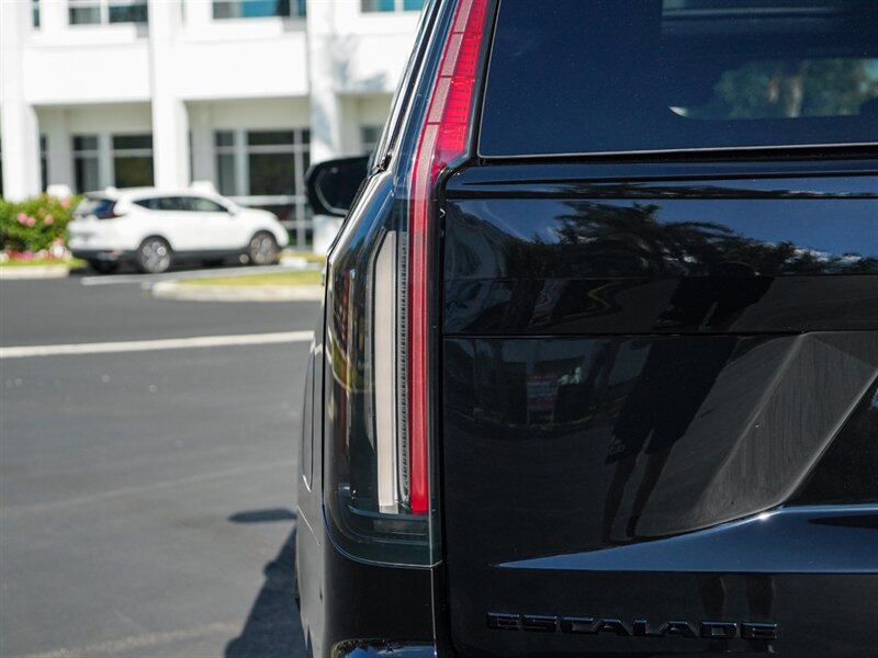 2023 Cadillac Escalade-V   - Photo 58 - Bonita Springs, FL 34134