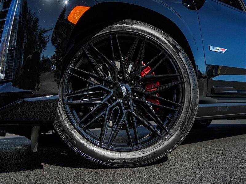 2023 Cadillac Escalade-V   - Photo 12 - Bonita Springs, FL 34134