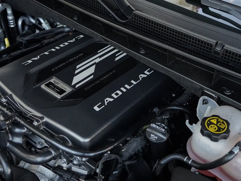 2023 Cadillac Escalade-V   - Photo 43 - Bonita Springs, FL 34134