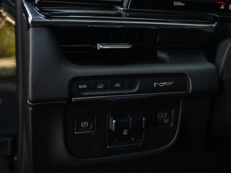 2023 Cadillac Escalade-V   - Photo 26 - Bonita Springs, FL 34134